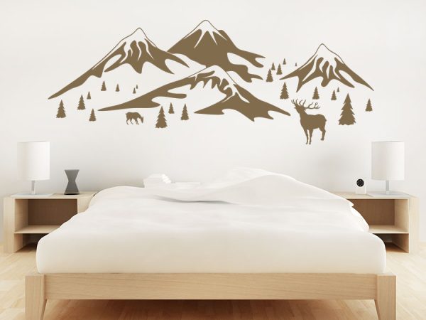 طرح نصب شده روی دیوار استیکر دیواری طرح کوه الپ به رنگ قهوای روی دیوار اتاق خواب