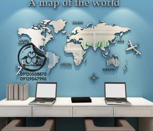نقشه جهان چوبی از جنس سیلور فوق سبک نصب شده در محل کار .