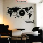 عکس ساعت دیواری نقشه جهان چوبی