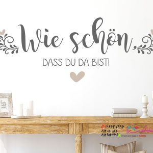 استیکر دیواری بامزه‌ی «چه خوبه که اینجا هستی» یک ایده‌ی عالی برای دکوراسیون راهرو، فضای ورودی یا حتی اتاق نشیمن