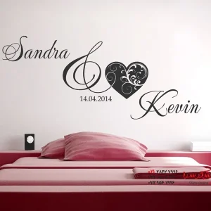 استیکر دیواری اسم دلخواه با قلب تزیین شده