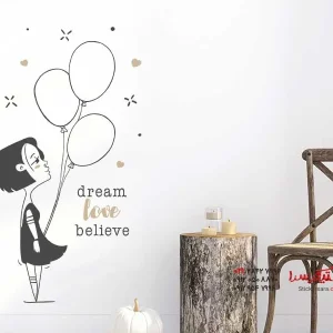 برچسب دیواری دختر با بادکنک