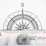 عکس برچسب دیواری طرح قطب نما