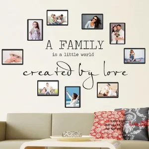 قاب عکس دیواری خانواده دنیای کوچکی است