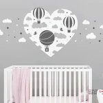 برچسب دیواری قلب ابری با بادکنک و جغد در اتاق دختر