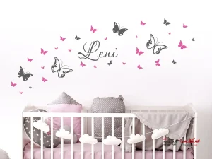 برچسب دیواری برای اتاق خواب دخترانه: پروانه هایی با نام
